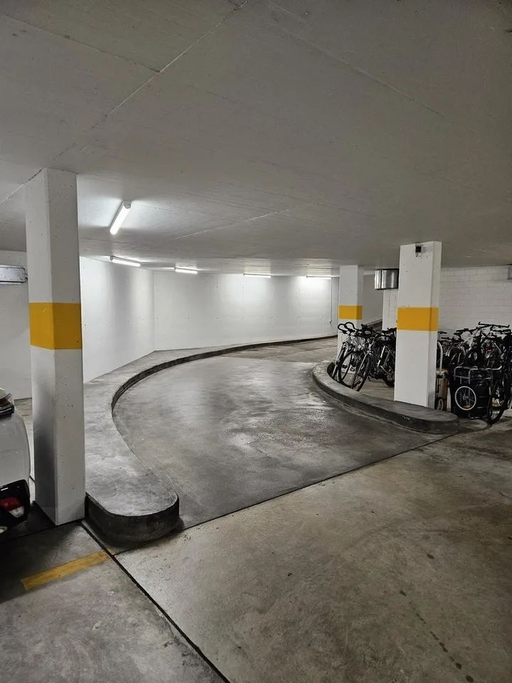 Hier ist Ihr Auto sicher parkiert – Foto 4 von 4