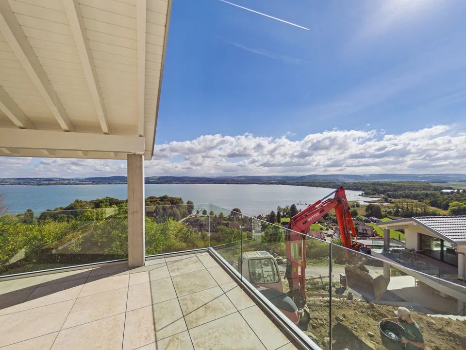 Villa nuova di 7,5 locali con vista panoramica sul lago di Morat – foto 10 di 19