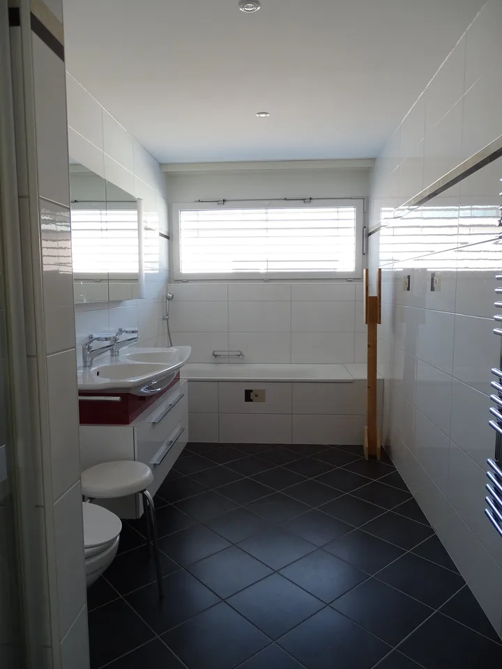 Moderne 4.5-Zimmer-Wohnung mit Balkon in Altstaetten SG – Foto 12 von 16