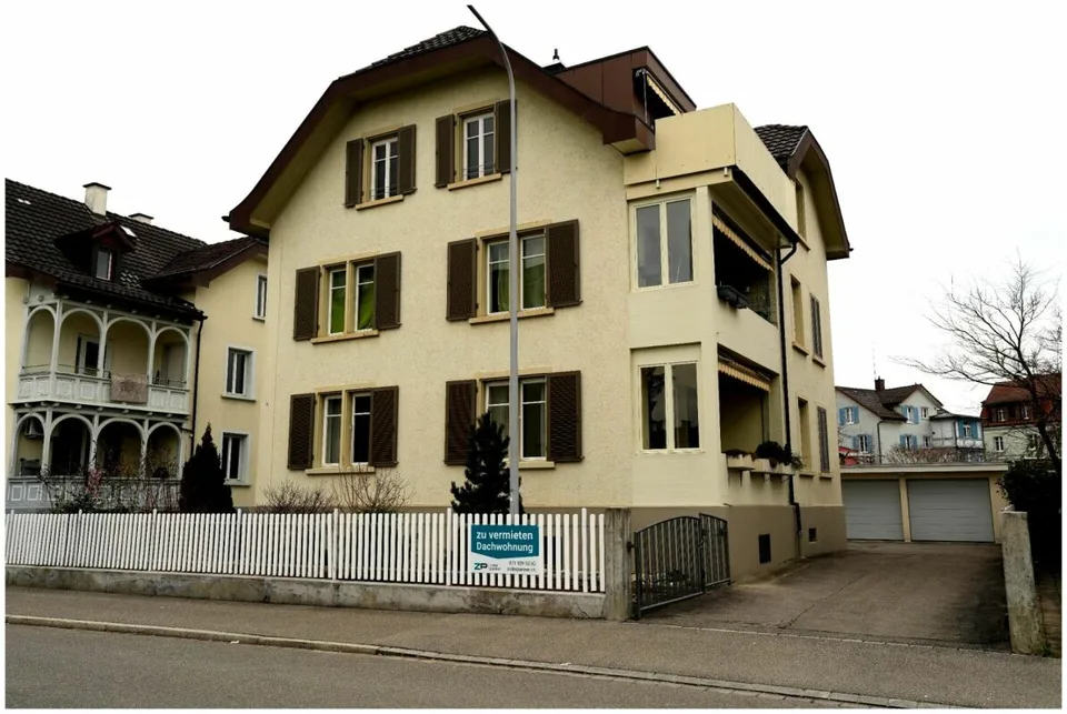 Moderne 2.5-Zimmer-Dachwohnung in Bahnhofsnähe mit hochwertigem Inn... – Foto 7 von 10