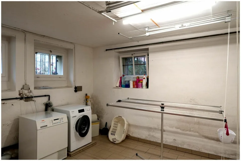 Moderne 2.5-Zimmer-Dachwohnung in Bahnhofsnähe mit hochwertigem Inn... – Foto 10 von 10