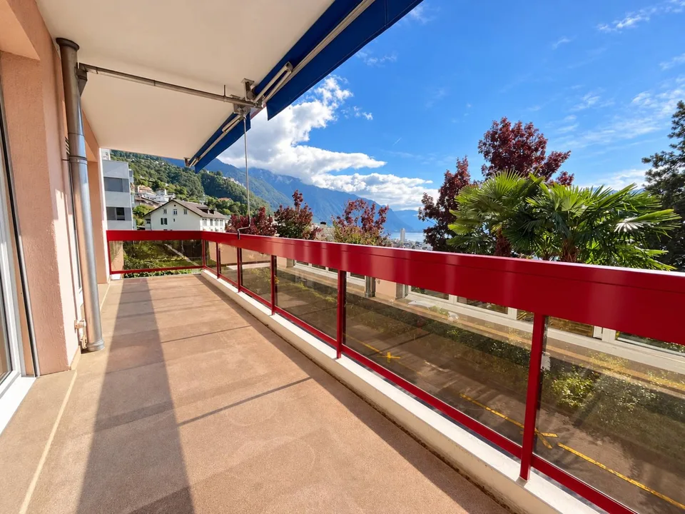 Geräumige 2.5-Zimmer-Wohnung mit Balkon und Seeblick – Foto 9 von 9