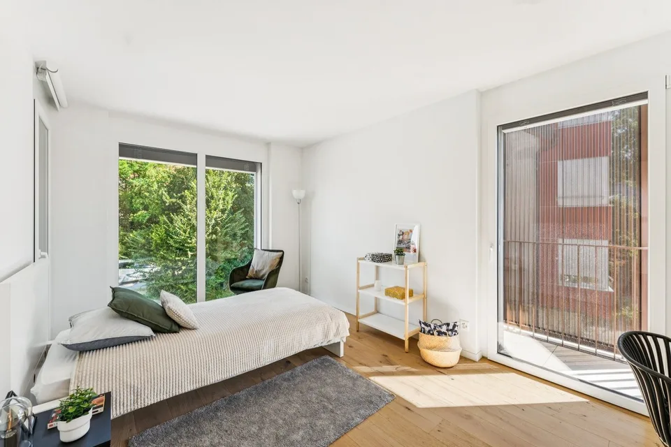 Außergewöhnliche 5.5-Zimmer-Neuwohnung mit freiem Blick – Foto 8 von 12