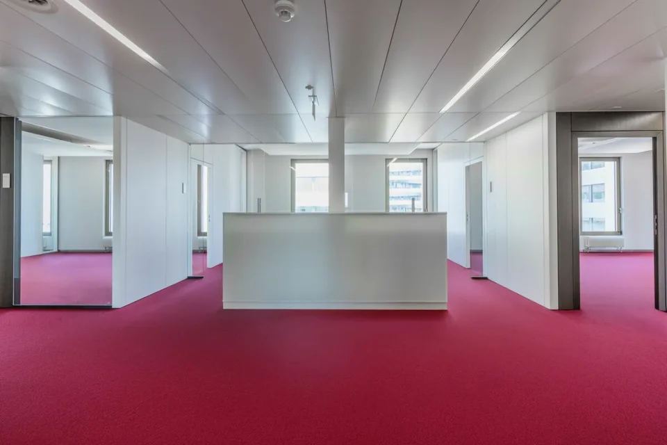 Modern Plug&Work office space in Stücki Park – photo 3 of 9