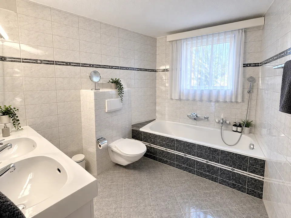 Attraente casa unifamiliare di 5,5 locali in una zona residenziale tranquilla, elevata e soleggiata – foto 13 di 20