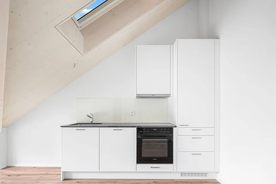 Neurenovierte 2-Zimmer-Wohnung mit Balkon – Foto 6 von 12
