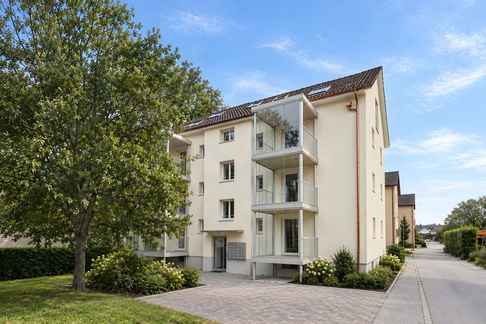 Neurenovierte 2-Zimmer-Wohnung mit Balkon – Foto 2 von 12