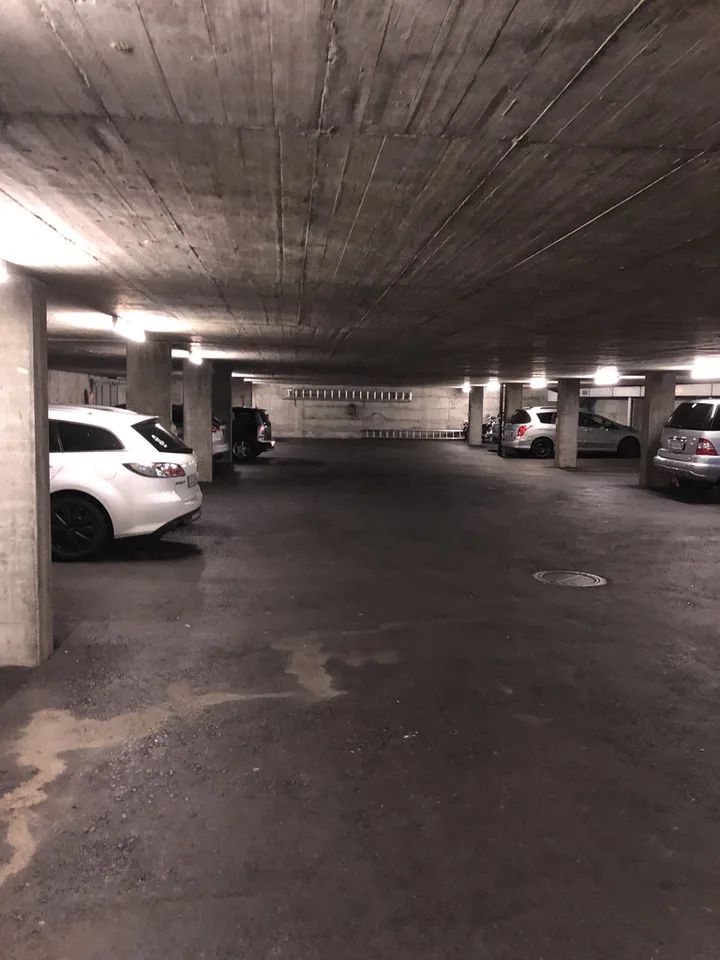 Garage spaces in the city center – photo 2 of 2