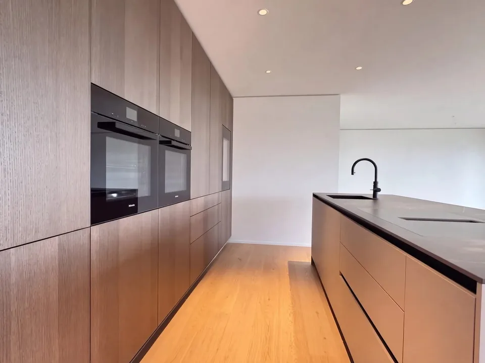Exklusive 3.5-Zimmerwohnung im 33. OG des höchsten Hauses der Zentralschweiz - Willkommen im SkyLevel des PILATUS TOWER – Foto 11 von 13