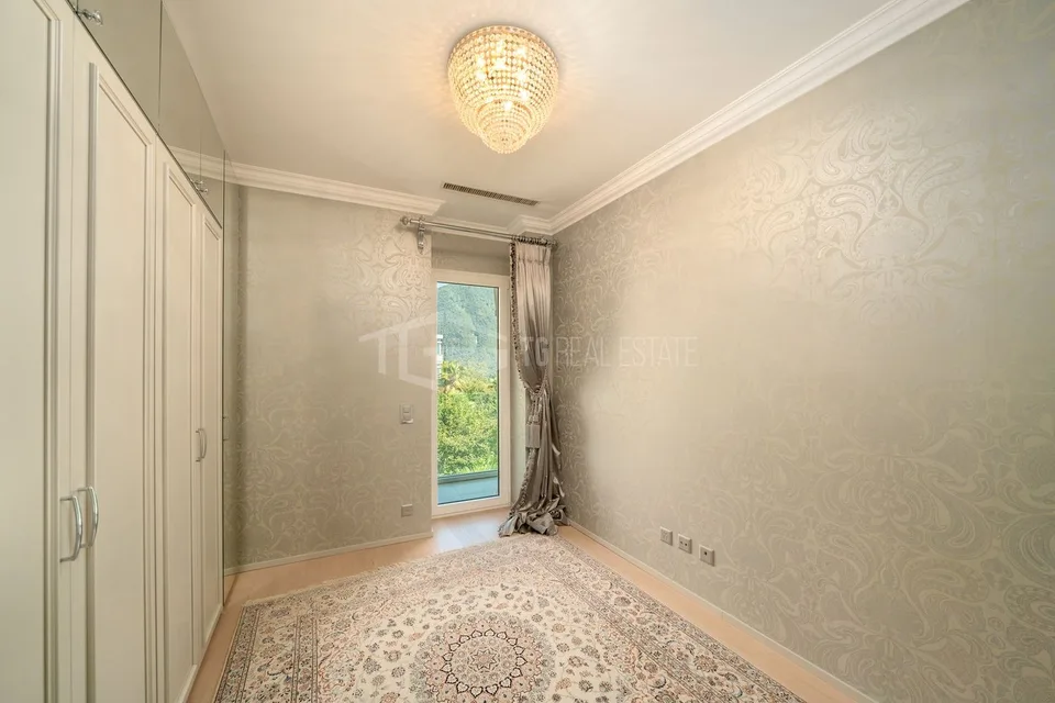 Elegantes Luxus-Penthouse mit Panoramablick auf den See – Foto 11 von 17