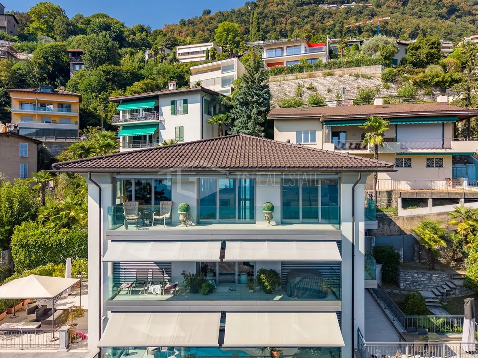 Elegantes Luxus-Penthouse mit Panoramablick auf den See – Foto 17 von 17