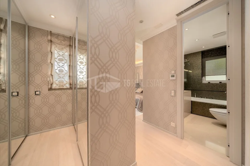 Elegantes Luxus-Penthouse mit Panoramablick auf den See – Foto 9 von 17