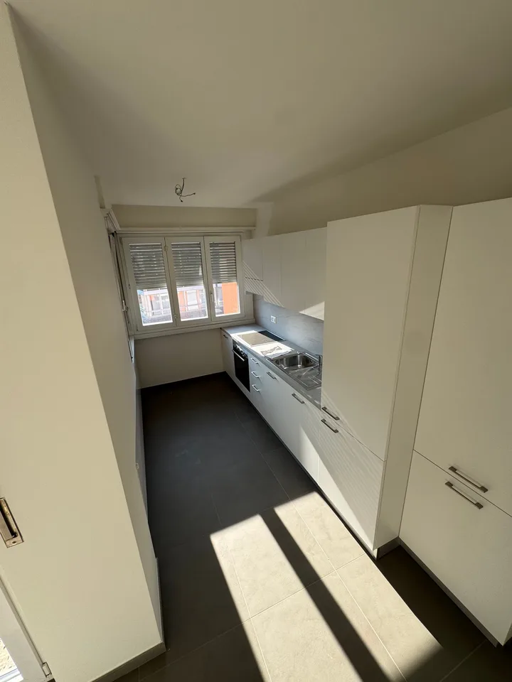 Attico in affitto a Chiasso – Vista panoramica e comfort moderno – foto 8 di 10