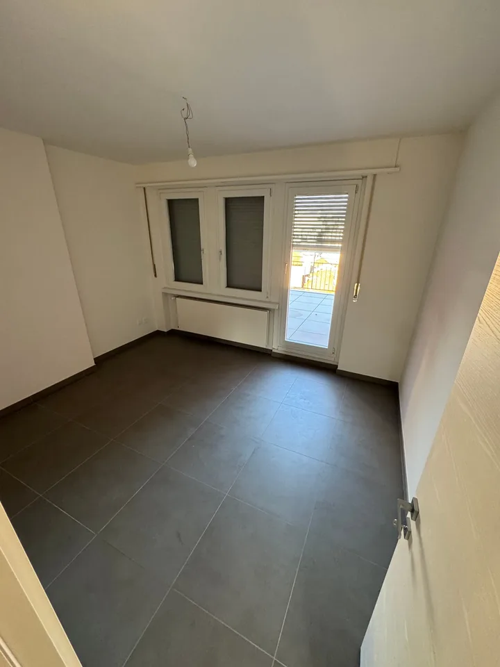 Attico in affitto a Chiasso – Vista panoramica e comfort moderno – foto 6 di 10