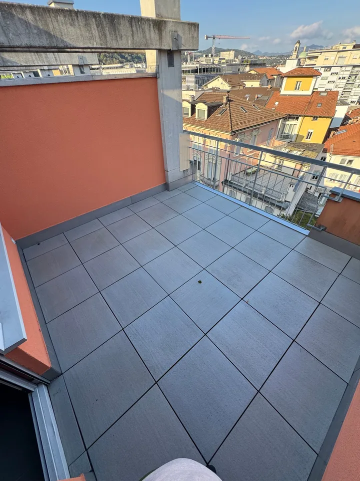 Attico in affitto a Chiasso – Vista panoramica e comfort moderno – foto 9 di 10