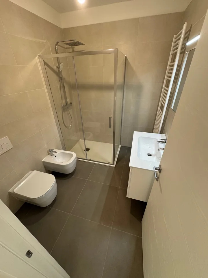 Attico in affitto a Chiasso – Vista panoramica e comfort moderno – foto 10 di 10