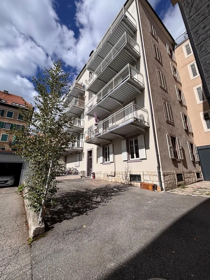 Dreizimmerwohnung im 2. Stock in der Innenstadt – Foto 2 von 2