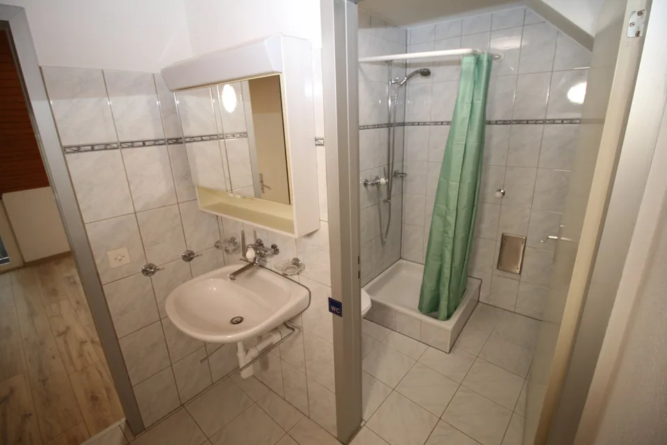 Charmante 4.5-ZWG im Herzen der Altstadt mit Dachterrasse – Foto 8 von 11