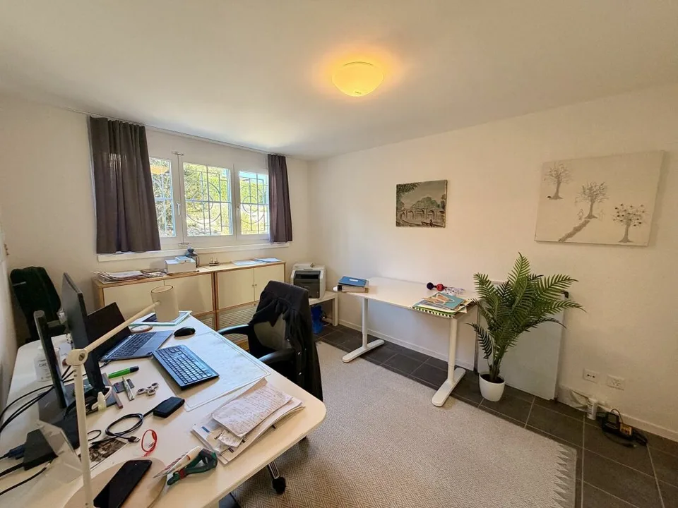 Charmantes Einfamilienhaus mit grosszügigem Garten – Foto 14 von 16