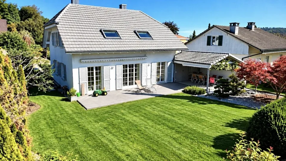 Charmantes Einfamilienhaus mit grosszügigem Garten – Foto 3 von 16