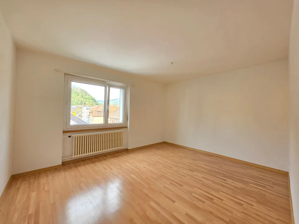Helle 4-Zimmer-Wohnung mit Balkon ab sofort – Foto 6 von 14