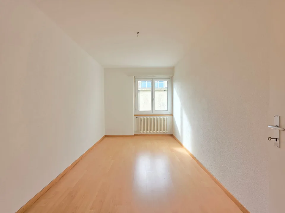 Helle 4-Zimmer-Wohnung mit Balkon ab sofort – Foto 11 von 14