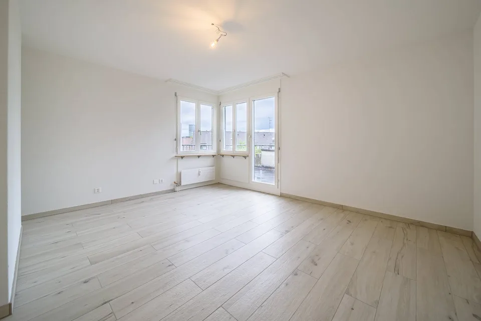 Renovated 2.5-room apartment in Basel with private garden – photo 14 of 25