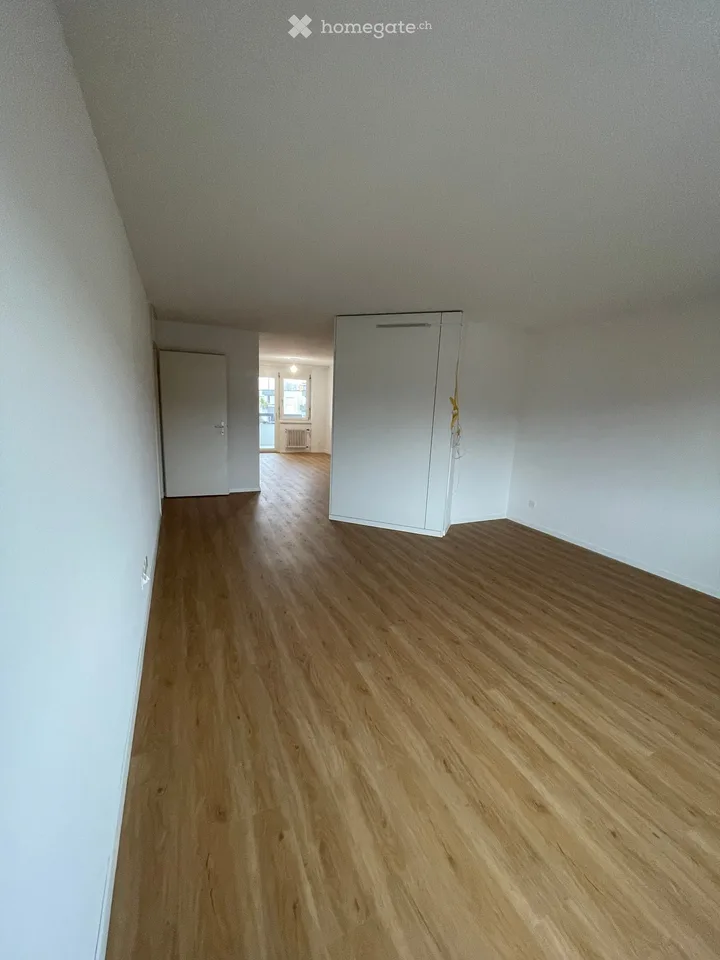 Sonnige 3.5-Zimmer-Wohnung im Herzen von Baar – ruhig gelegen, mit zwei Balkonen und Bergblick – foto 2 di 16