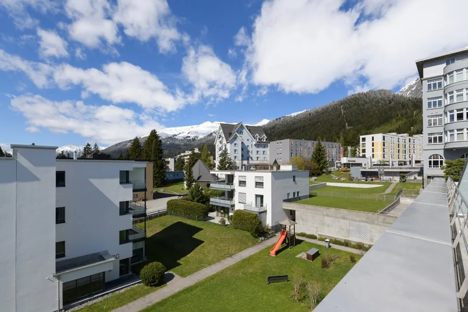 Attraktive 3.5 Zimmer-Attikawohnung an zentraler Lage in Davos Dorf – Foto 18 von 20