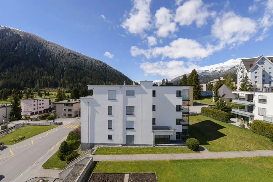 Attraktive 3.5 Zimmer-Attikawohnung an zentraler Lage in Davos Dorf – Foto 17 von 20