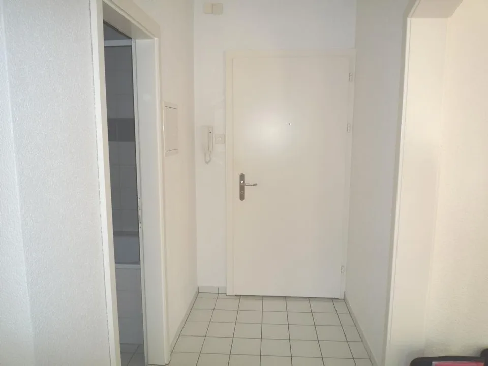 City-near 2.5-room apartment at 43 m2 on the 3rd floor with balcony – photo 5 of 7