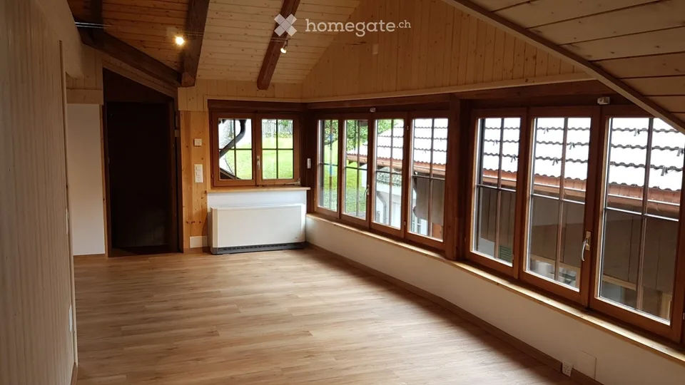 Schöne 2.5-Zimmer-Dachwohnung im Dorfzentrum – Foto 4 von 5