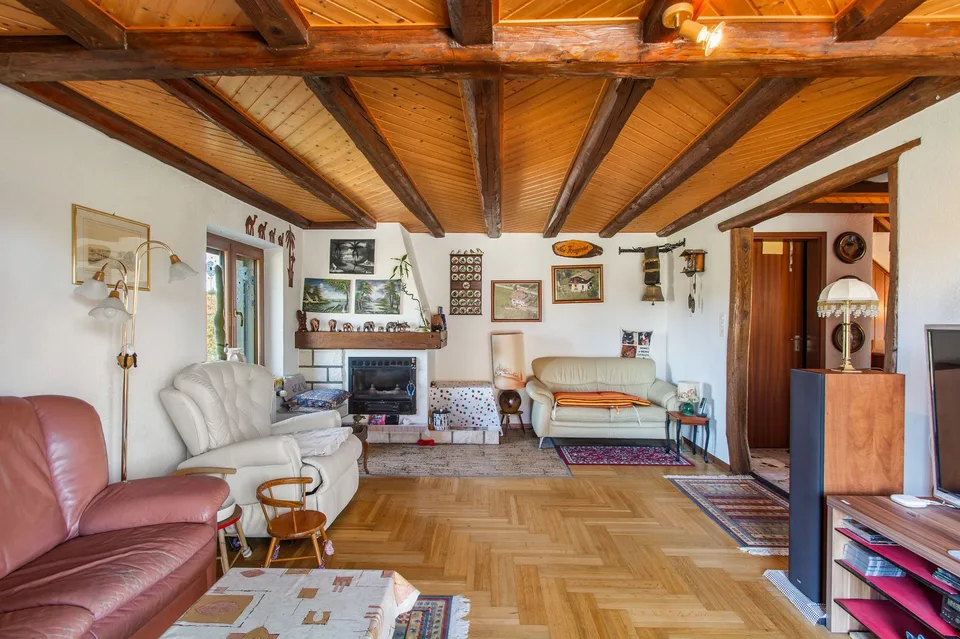 Spacieuse maison individuelle de 10 pièces à Lugnez – photo 2 sur 13