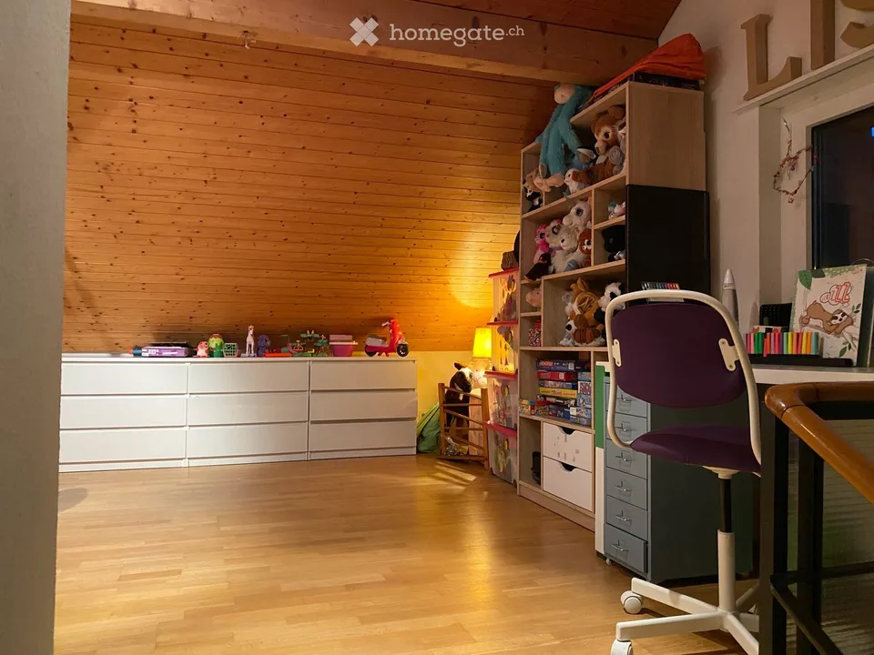 Charming 4.5-room maisonette apartment with balcony and garden access in Egg – photo 3 of 5