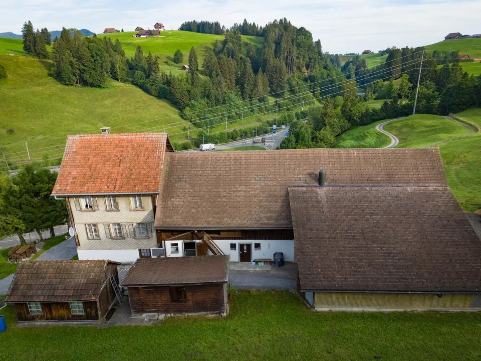 Farmhouse (residential house with attached barn) – photo 10 of 22