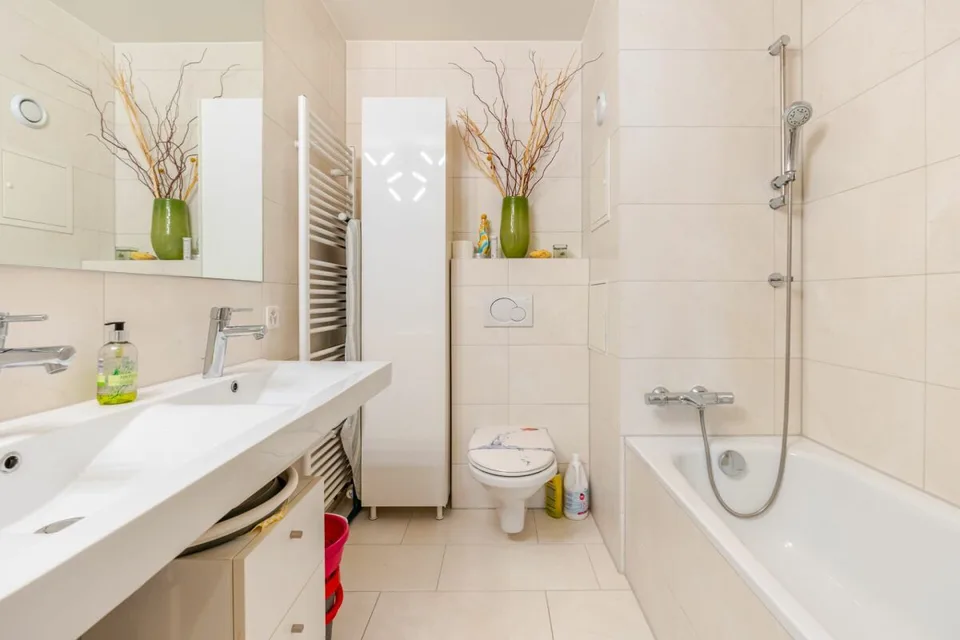 Wohnen mit Charme - helle 3.5 Z' Wohnung mit ruhigem Balkon zum Innenhof – Foto 7 von 13