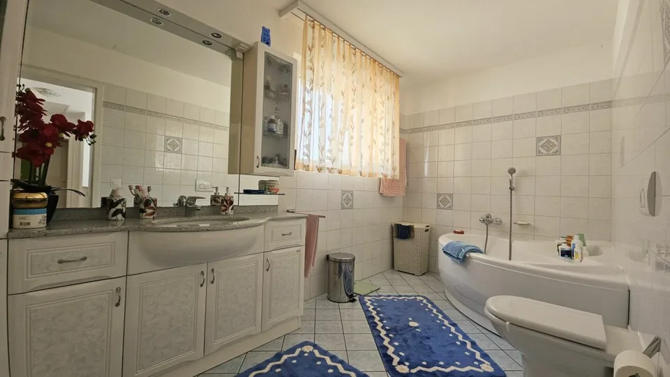 VILLETTA UNIFAMILIARE CON BEL GIARDINO – foto 12 di 13