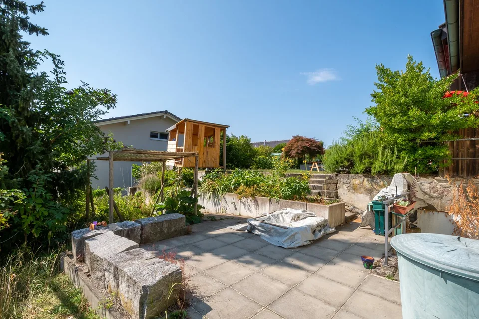 Casa unifamiliare con dependance e giardino meravigliosamente sistemato – foto 11 di 13