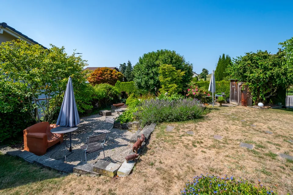 Casa unifamiliare con dependance e giardino meravigliosamente sistemato – foto 9 di 13