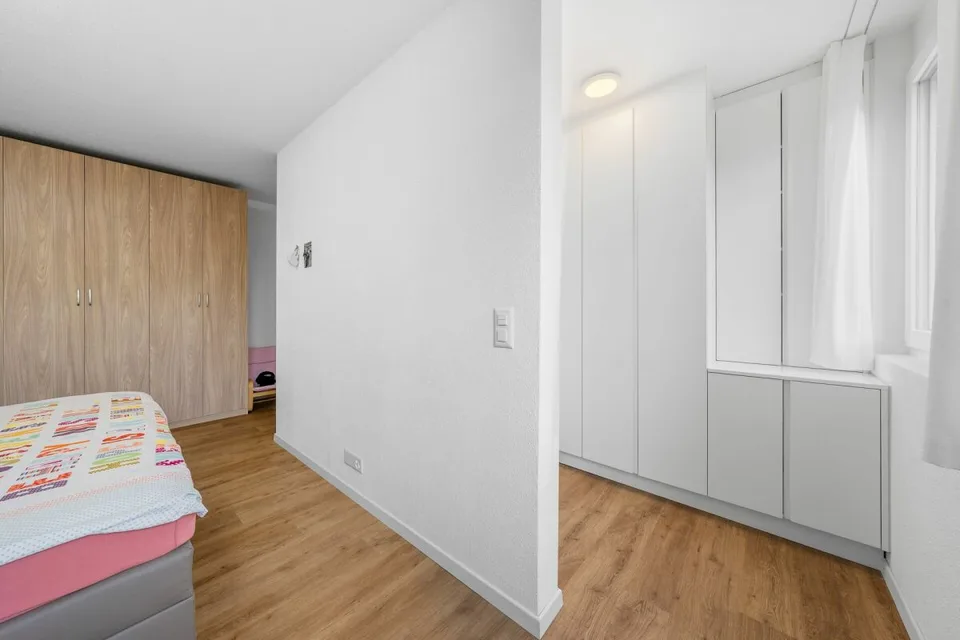 Casa a schiera di 6,5 locali con appartamento di 3,5 locali separato al piano superiore – foto 10 di 21