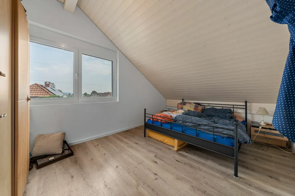 Casa a schiera di 6,5 locali con appartamento di 3,5 locali separato al piano superiore – foto 19 di 21