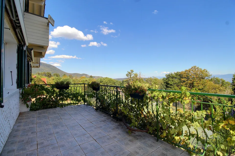 Ampia casa individuale in posizione tranquilla con vista – foto 4 di 13