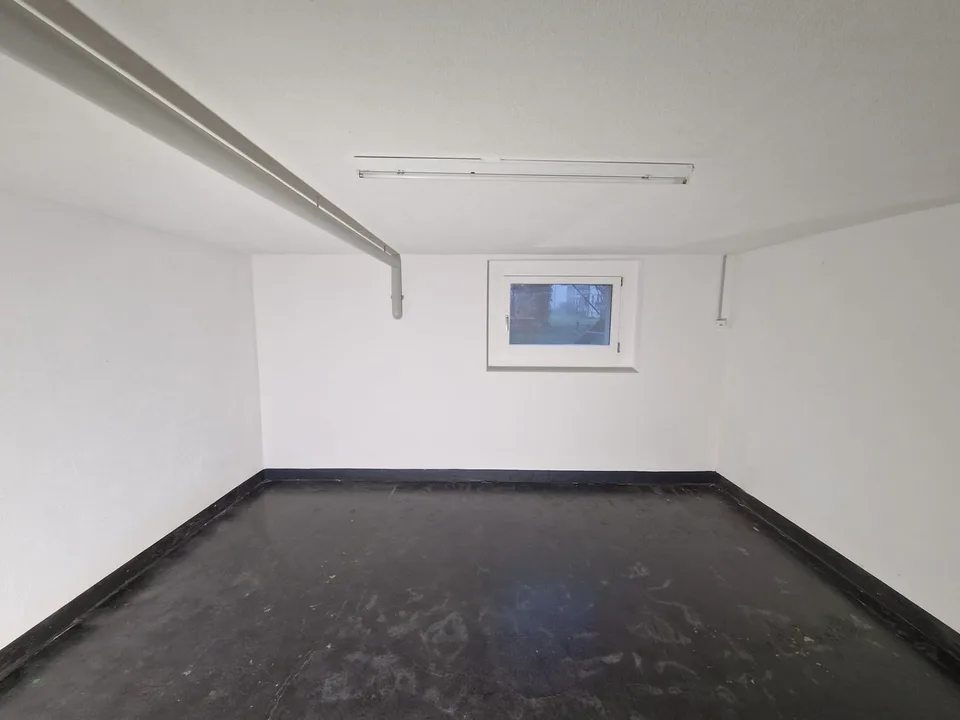 Local hobby dans le sous-sol à Zürich-Albisrieden – disponible immédiatement – photo 2 sur 5