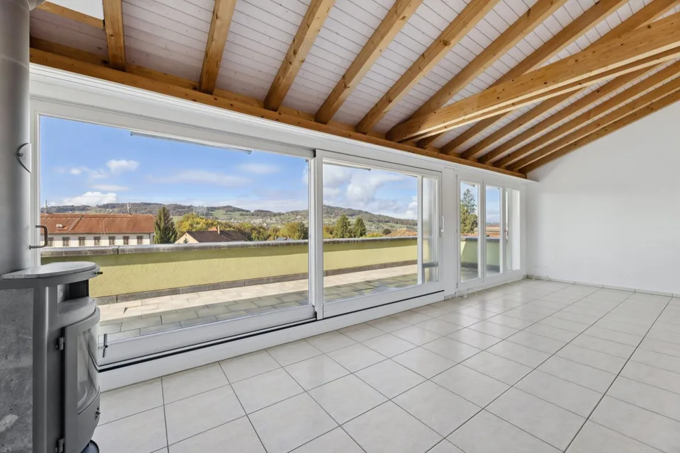 Appartamento mansardato spazioso con una bella terrazza – foto 2 di 8