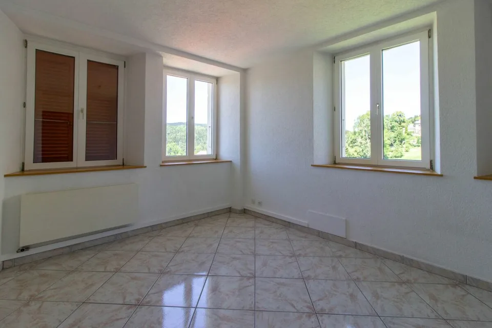 Wohnung 5,5 Zimmer im 1. Stock in Brenets – Foto 10 von 13