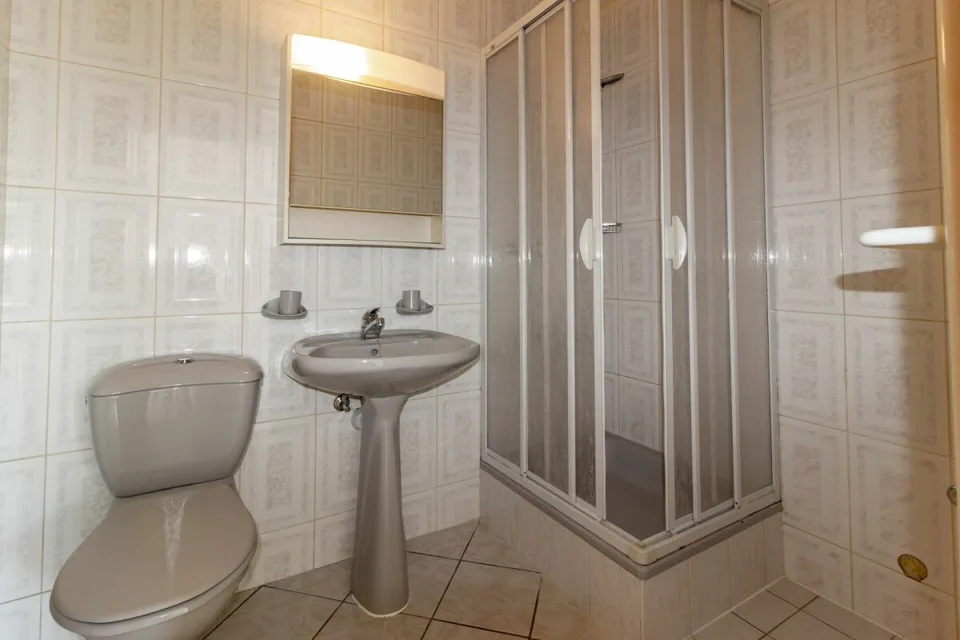 Wohnung 5,5 Zimmer im 1. Stock in Brenets – Foto 13 von 13