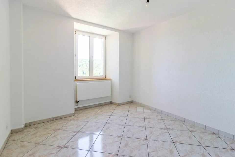 Wohnung 5,5 Zimmer im 1. Stock in Brenets – Foto 11 von 13
