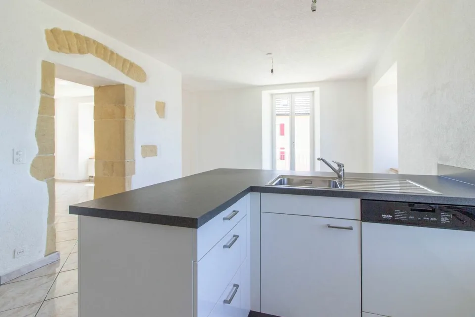 Wohnung 5,5 Zimmer im 1. Stock in Brenets – Foto 3 von 13