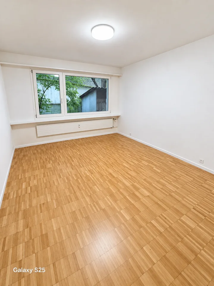 Occasion unique : Local commercial avec accès direct à l'appartement 2 pièces – photo 7 sur 14