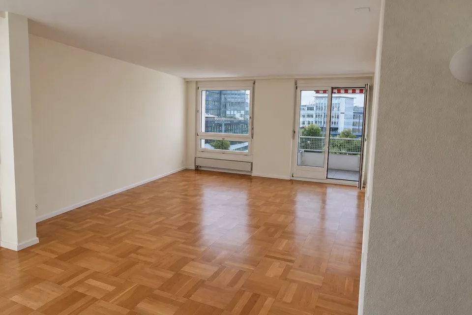 Helle 3.5-Zimmer-Wohnung mit Südbalkon – Foto 2 von 11